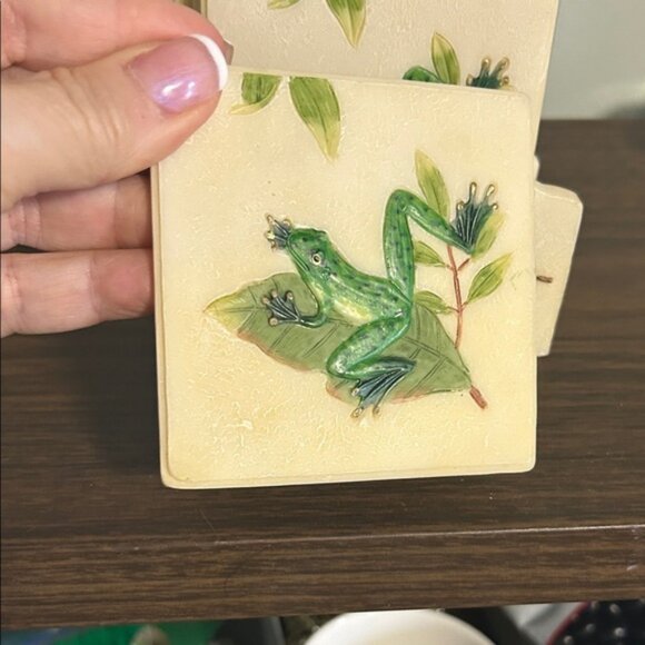 Vintage 5 Piece Handpainted Stone Frog Coaster Set Of 4 Cork Back With Stand - Picture 2 of 5
